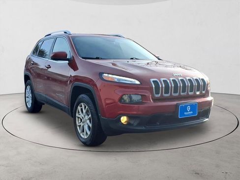 Used 2017 Jeep Cherokee Latitude w/ Safety/Convenience Group image 4