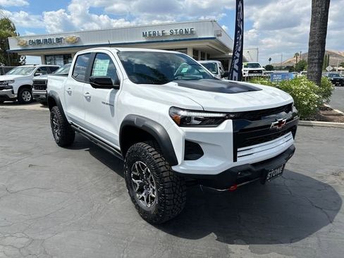 New 2026 Chevrolet Colorado ZR2 w/ Technology Package AWD/4WD image 1