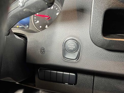 Used 2025 Mercedes-Benz Sprinter 2500 image 28