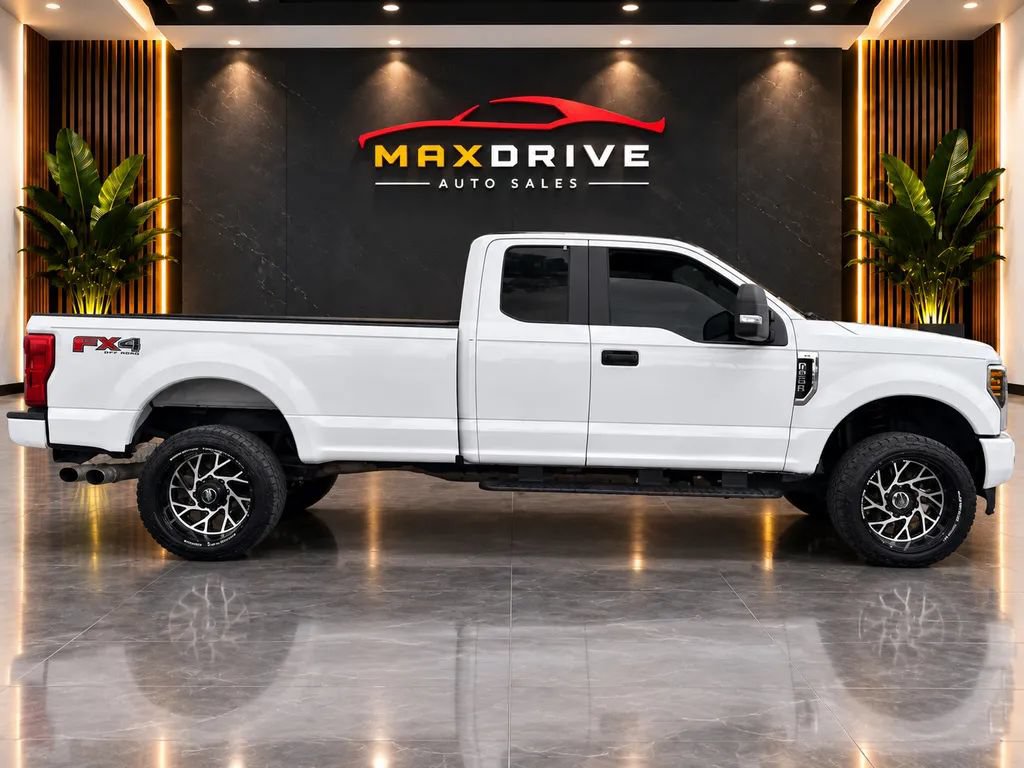 Used 2018 Ford F250 XL w/ Power Equipment Group AWD/4WD image 3