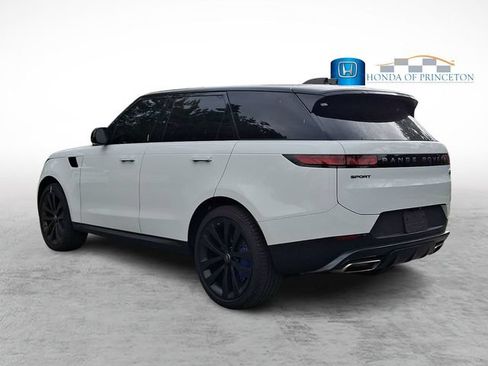 Used 2023 Land Rover Range Rover Sport SE AWD/4WD image 4