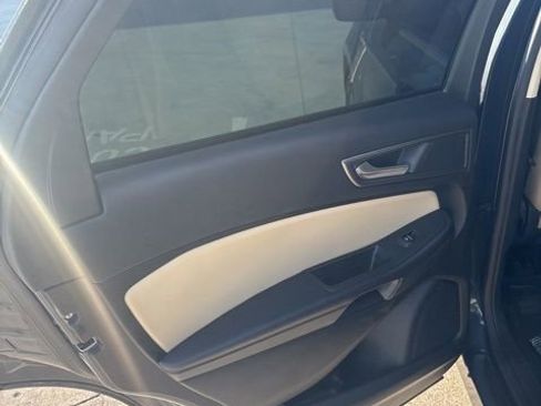Used 2022 Ford Edge SE AWD/4WD image 19
