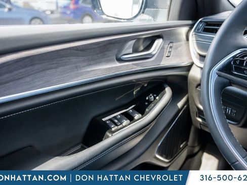 Used 2023 Jeep Grand Cherokee L Overland image 17