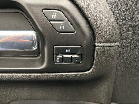 Used 2021 Chevrolet Silverado 2500 LTZ w/ LTZ Convenience Package image 16