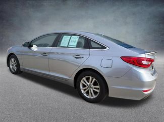 Used 2017 Hyundai Sonata SE FWD video 3