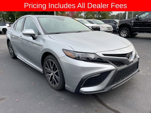 Used 2024 Toyota Camry SE w/ Convenience Package FWD image 11