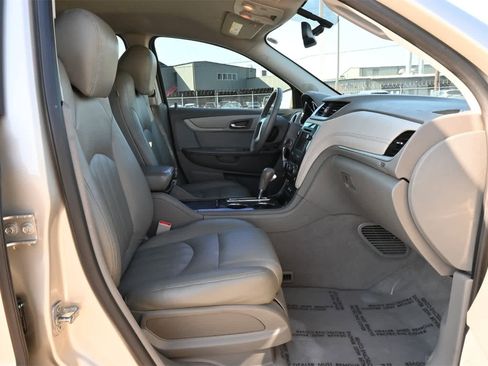 Used 2014 Chevrolet Traverse LT image 22