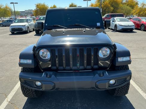 Used 2018 Jeep Wrangler Unlimited Sahara image 23