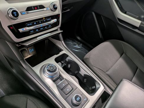 Used 2022 Ford Explorer XLT w/ Class IV Trailer Tow Package image 14