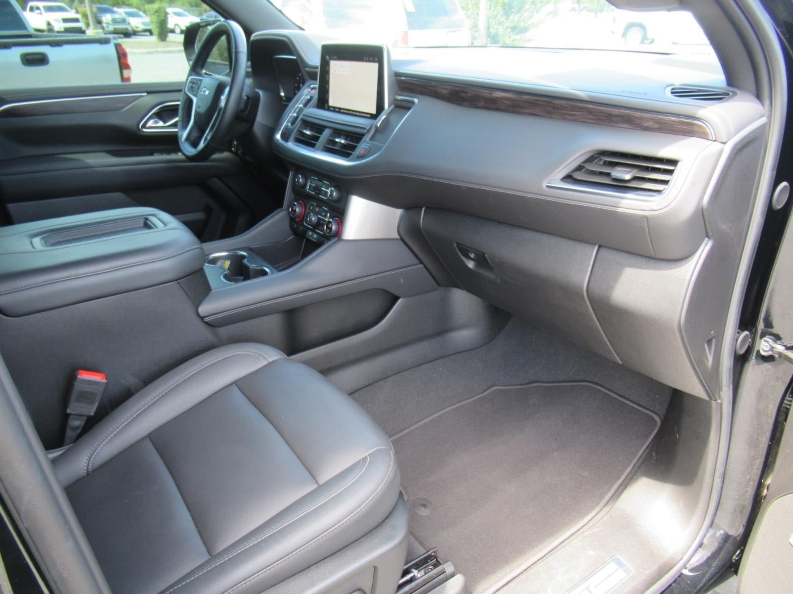 Used 2023 Chevrolet Suburban Z71 w/ Luxury Package AWD/4WD image 11