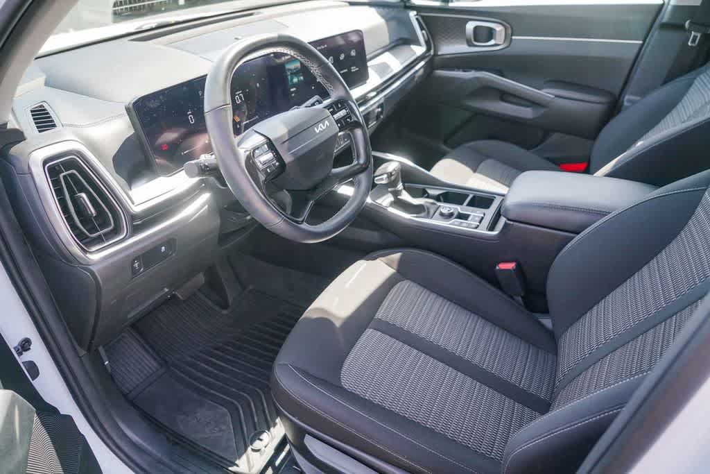 Used 2026 Kia Sorento LX FWD image 15