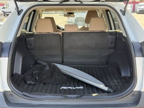 Used 2021 Toyota RAV4 XLE FWD image 31