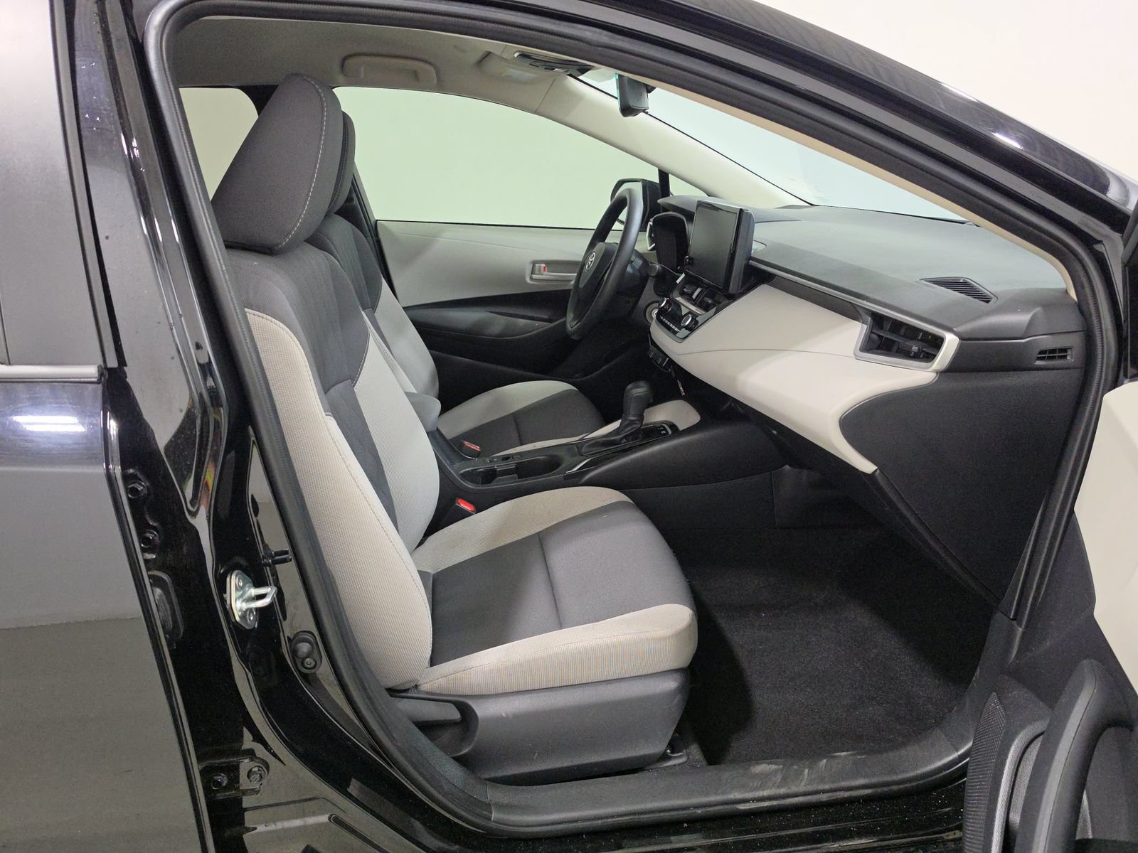 Certified 2026 Toyota Corolla LE FWD image 48