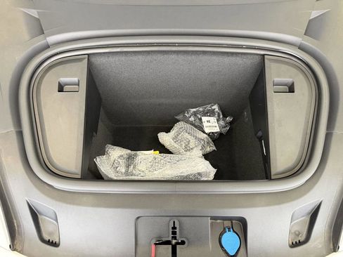 Certified 2025 Porsche Taycan RWD image 27