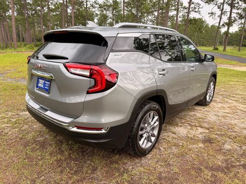 Used 2024 GMC Terrain SLT FWD image 5