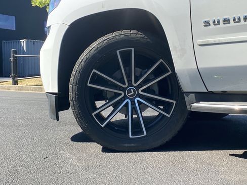 Used 2017 Chevrolet Suburban Premier image 17