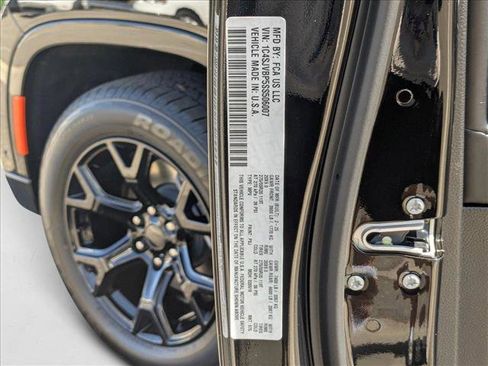 New 2025 Jeep Wagoneer Series II w/ Convenience Group I image 18