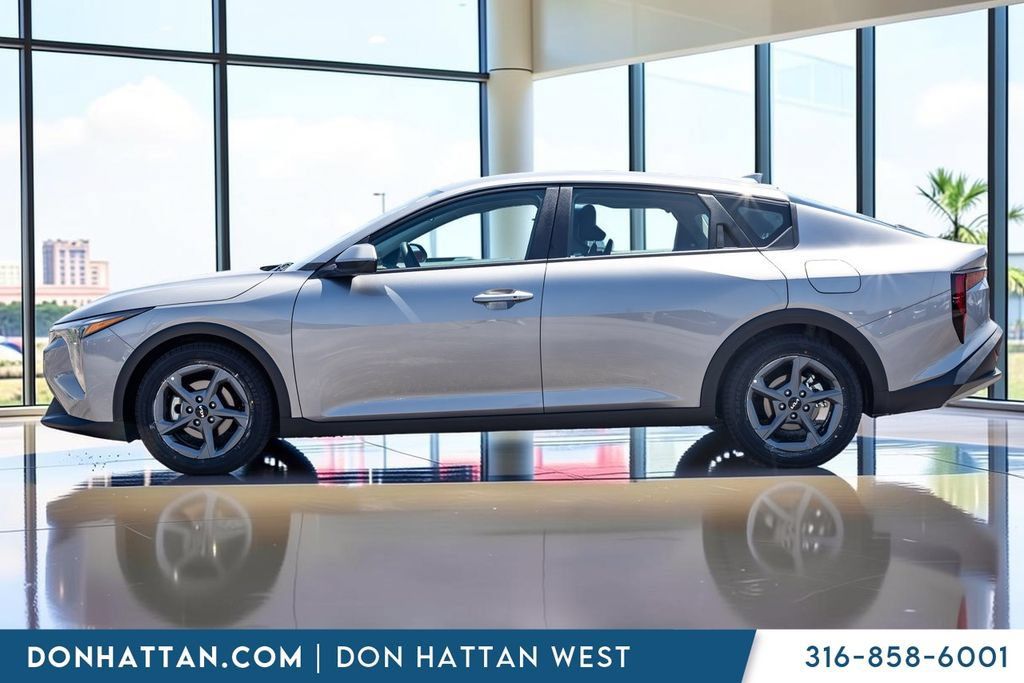 Used 2025 Kia K4 FWD image 2