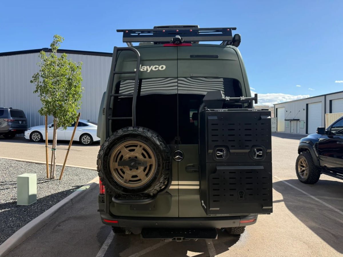 Used 2022 Mercedes-Benz Sprinter 2500 image 9