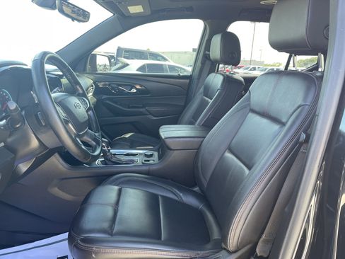 Used 2023 Chevrolet Traverse RS w/ LPO, Floor Liner Package AWD/4WD image 36