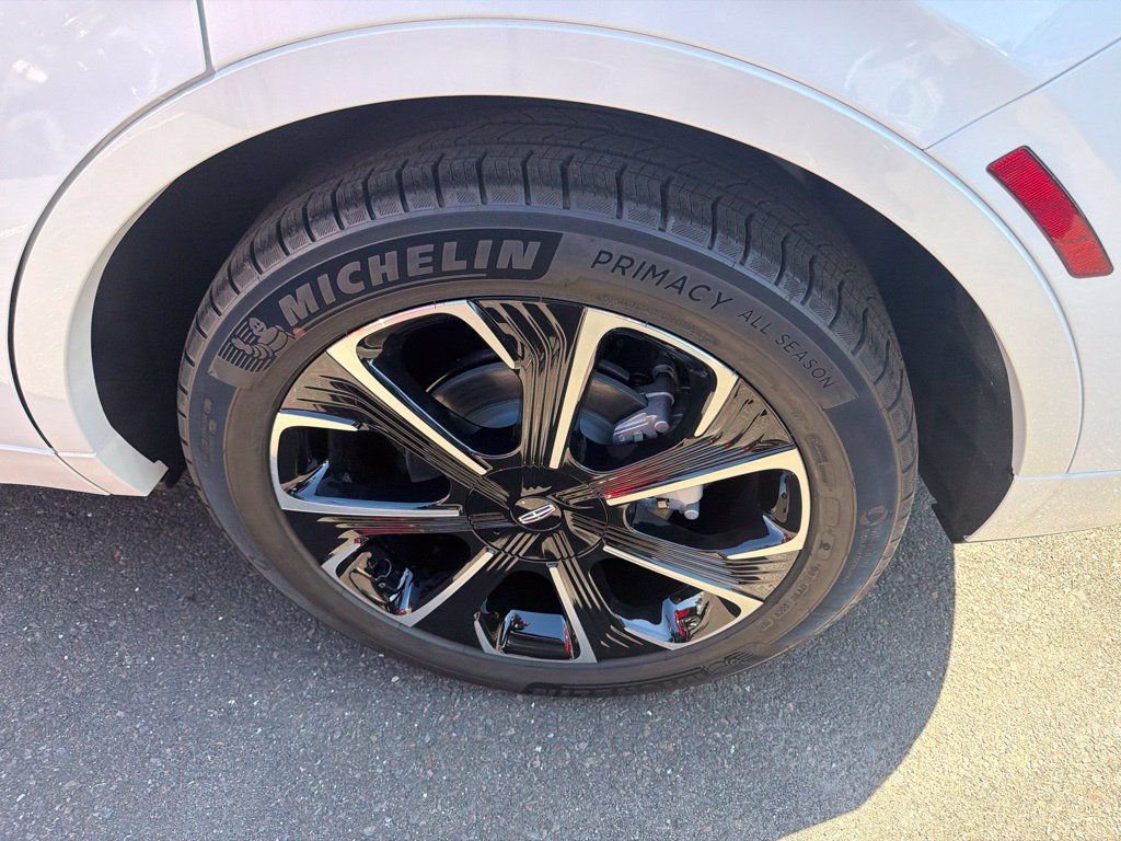 New 2026 Lincoln Nautilus Reserve AWD/4WD image 13