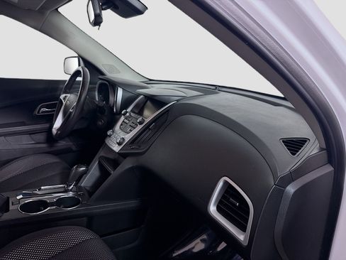 Used 2017 Chevrolet Equinox LT w/ Convenience Package image 29