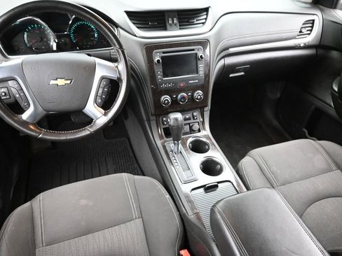 Used 2017 Chevrolet Traverse LT w/ Style and Technology Package image 15