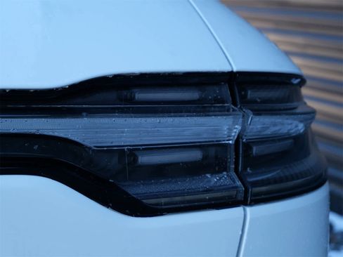 Certified 2021 Porsche Macan GTS w/ Sport Chrono Package image 8