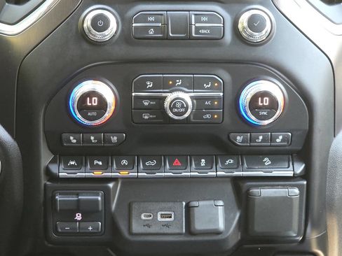 Used 2020 GMC Sierra 1500 AT4 w/ AT4 Premium Package AWD/4WD image 35
