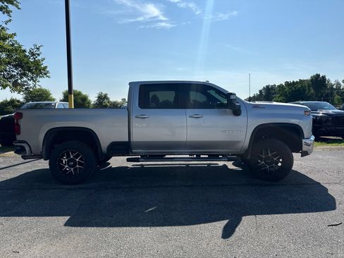 Used 2023 Chevrolet Silverado 2500 LT w/ Convenience Package AWD/4WD image 6