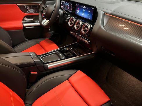 New 2025 Mercedes-Benz GLA 35 AMG 4MATIC image 27