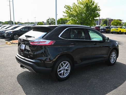 Certified 2024 Ford Edge SEL w/ Convenience Package AWD/4WD image 5