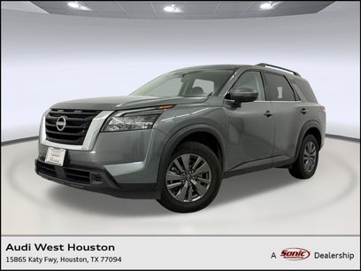 Used 2024 Nissan Pathfinder SV