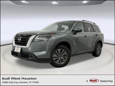 Used 2024 Nissan Pathfinder SV FWD image 1