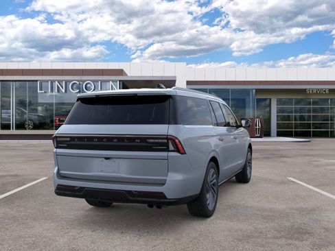 Used 2025 Lincoln Navigator L Reserve AWD/4WD image 8
