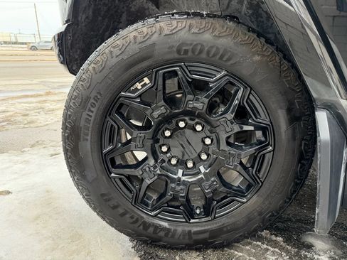 Used 2024 GMC Hummer EV 2X AWD/4WD image 33