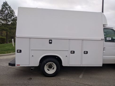 New 2025 Ford E-350 and Econoline 350 Super Duty w/ Power Equipment Group image 32