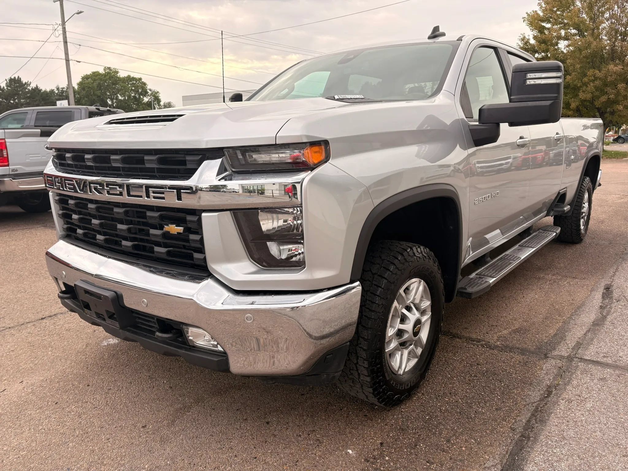 Used 2023 Chevrolet Silverado 2500 LT w/ Convenience Package AWD/4WD image 4