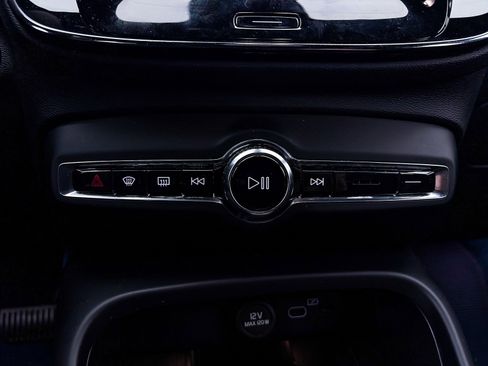 Used 2023 Volvo C40 P8 Recharge Ultimate image 25