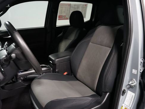 Used 2021 Toyota Tacoma TRD Sport image 26