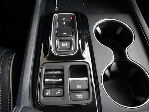 Used 2025 Honda Pilot Elite image 37