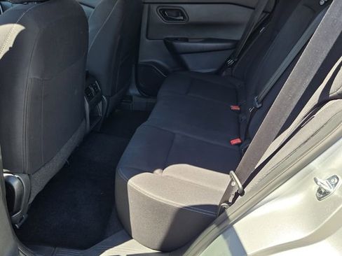 Used 2024 Nissan Rogue S image 11