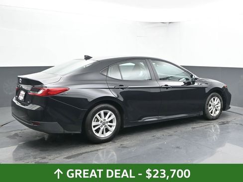 Used 2025 Toyota Camry LE image 12