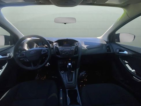 Used 2015 Ford Focus SE FWD image 12