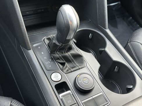 Certified 2023 Volkswagen Atlas Cross Sport SE image 29