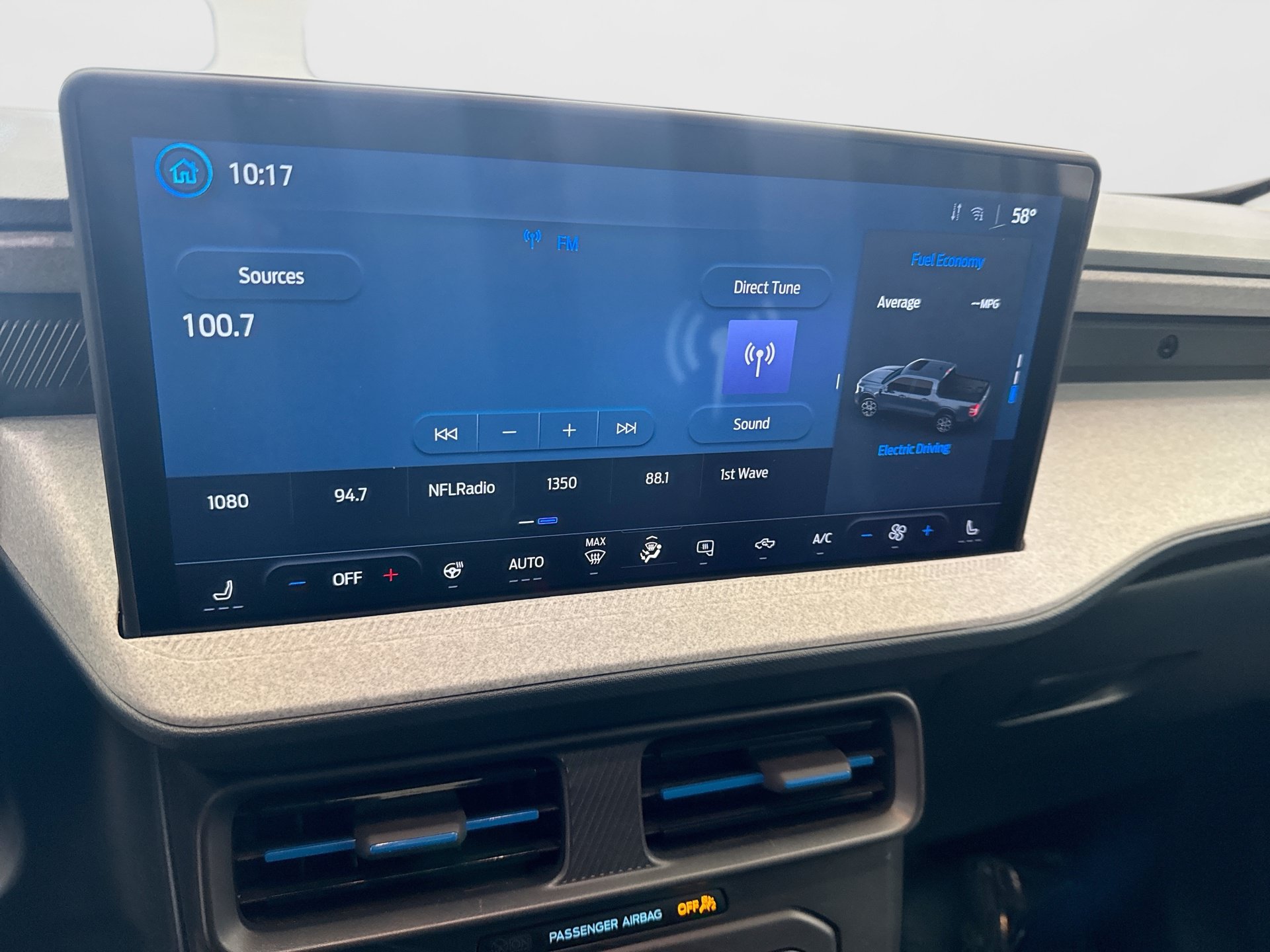 Used 2025 Ford Maverick XLT w/ XLT Luxury Package FWD image 14