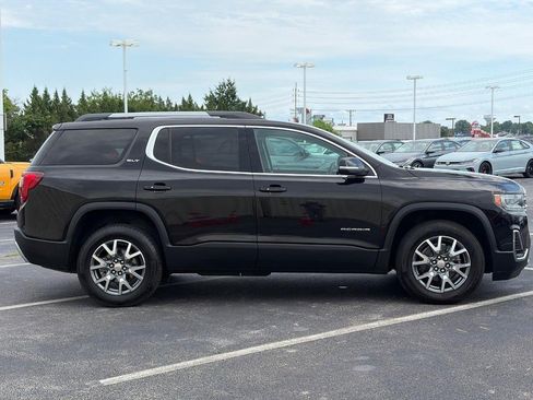 Used 2023 GMC Acadia SLT AWD/4WD image 4