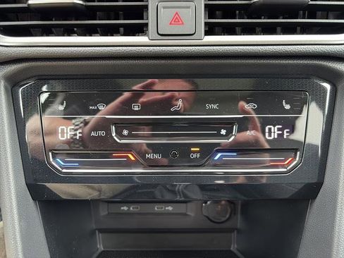 New 2026 Volkswagen Taos SE image 21