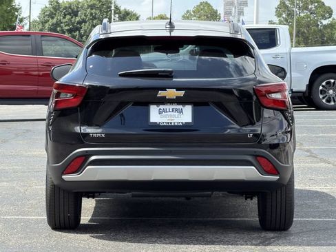 New 2026 Chevrolet Trax LT w/ Driver Confidence Package FWD image 6