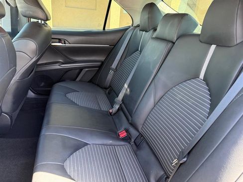Used 2023 Toyota Camry SE FWD image 6